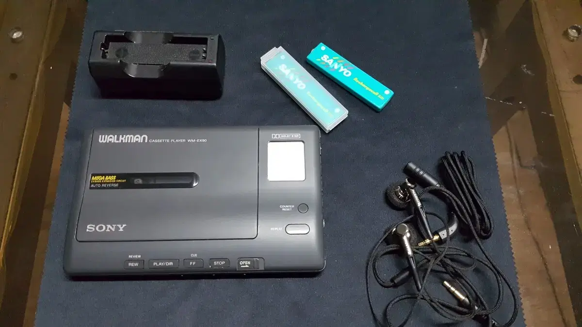 Cassette Sony Ex90 SONYカセットウォークマン WM-EX90/カバー付き